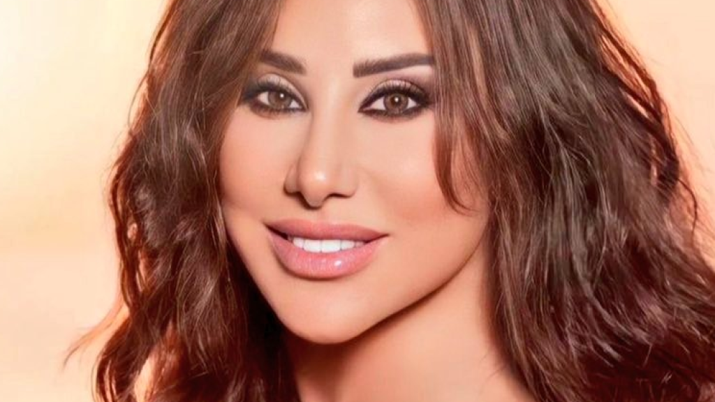 كعادتها.. شمس الغنية عندما تعتلي المسرح تُلهب القلوب طرباً.. فيديو وصور