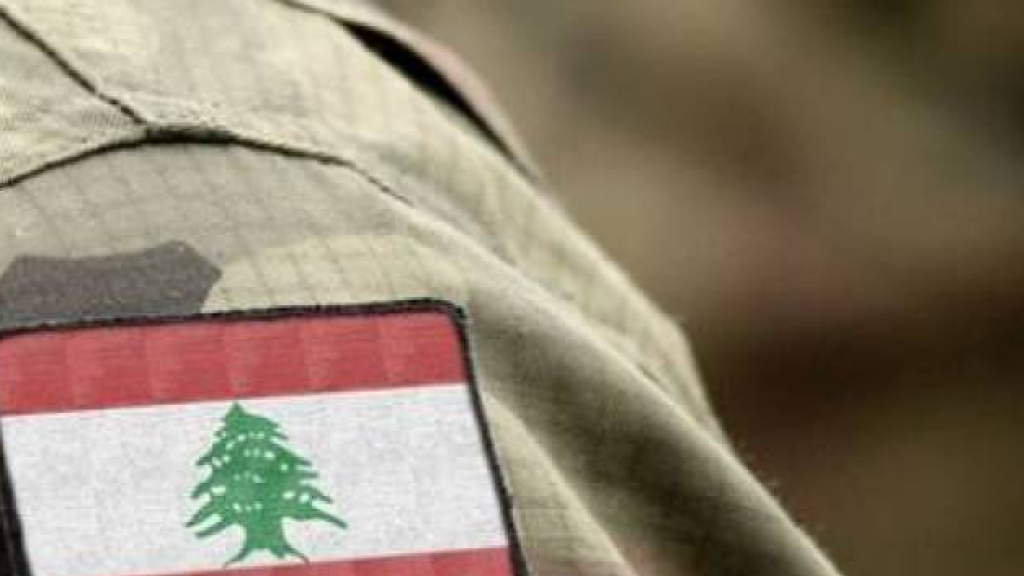 الجيش يدهم مخيمات بقاعاً ويضبط أسلحة وممنوعات