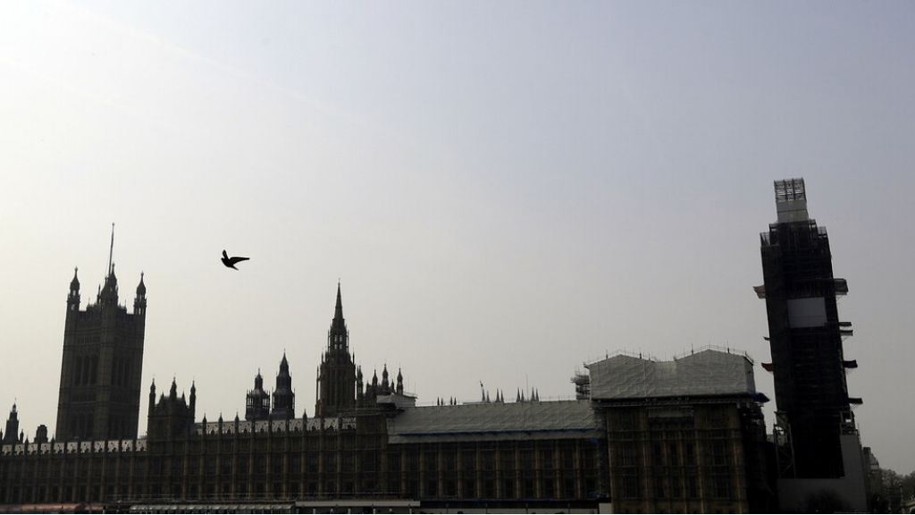 بريطانيا.. نواب يحذرون من تداعي مبنى البرلمان
