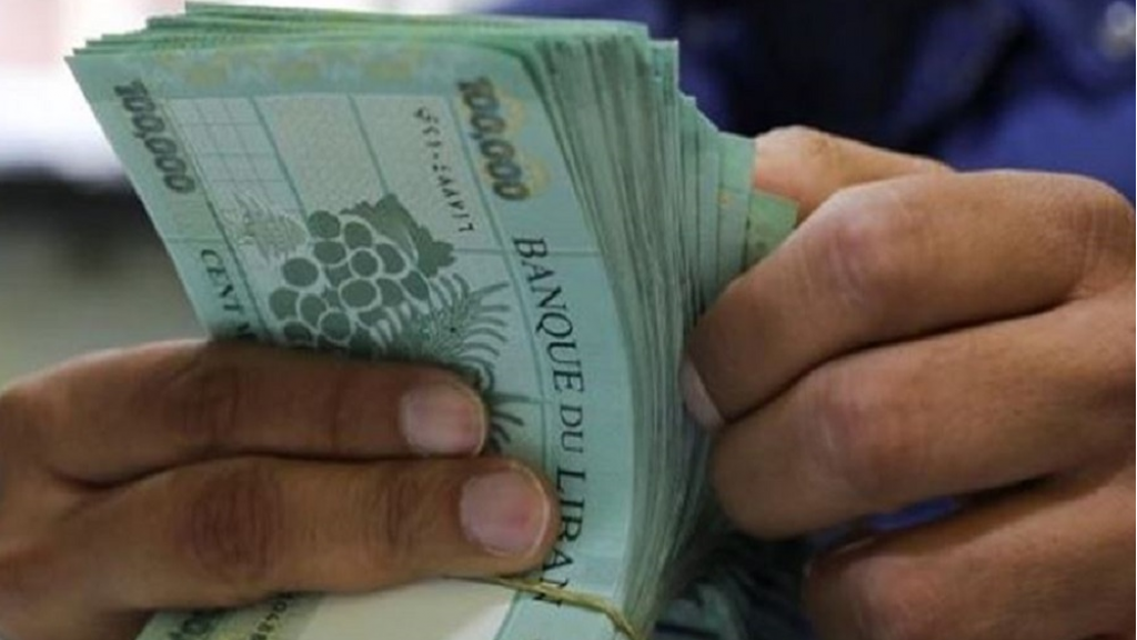 150 الف عائلة لبنانية ينتظرون توقيعاً من رياض سلامة