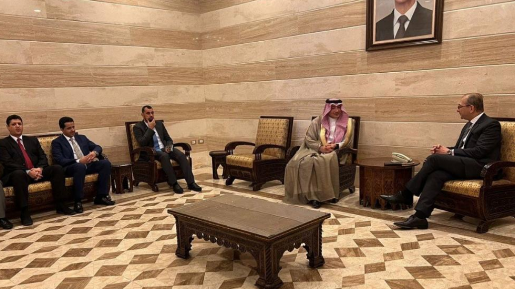 الفريق الفني السعودي المعني بإعادة افتتاح سفارة المملكة لدى سوريا يصل دمشق