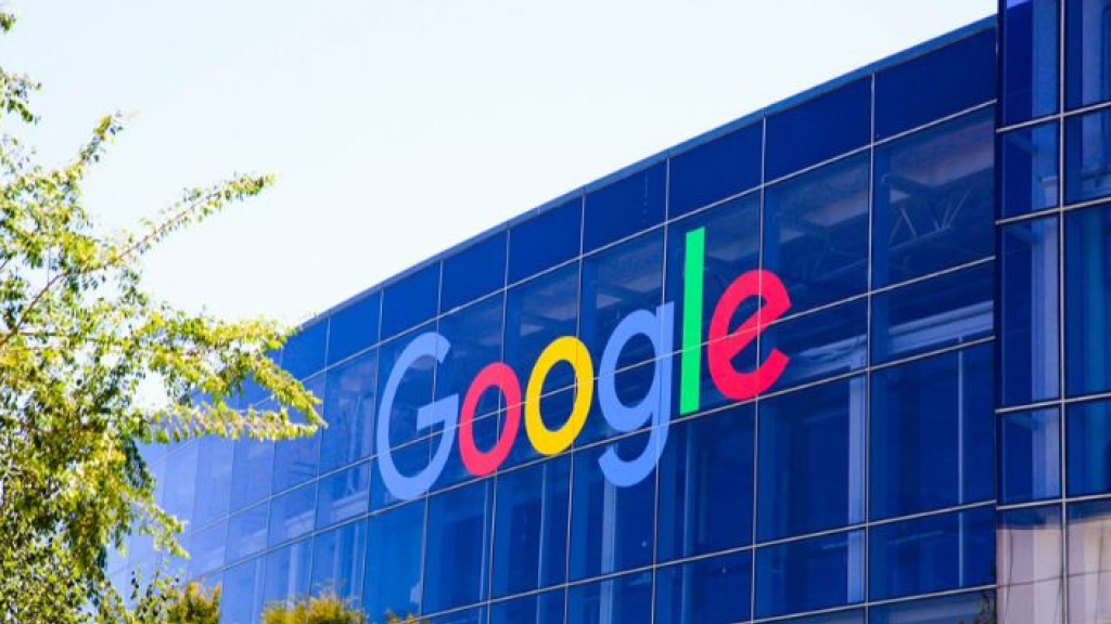 غوغل” تحذف تطبيقاً شهيراً يتجسّس على المستخدمين!