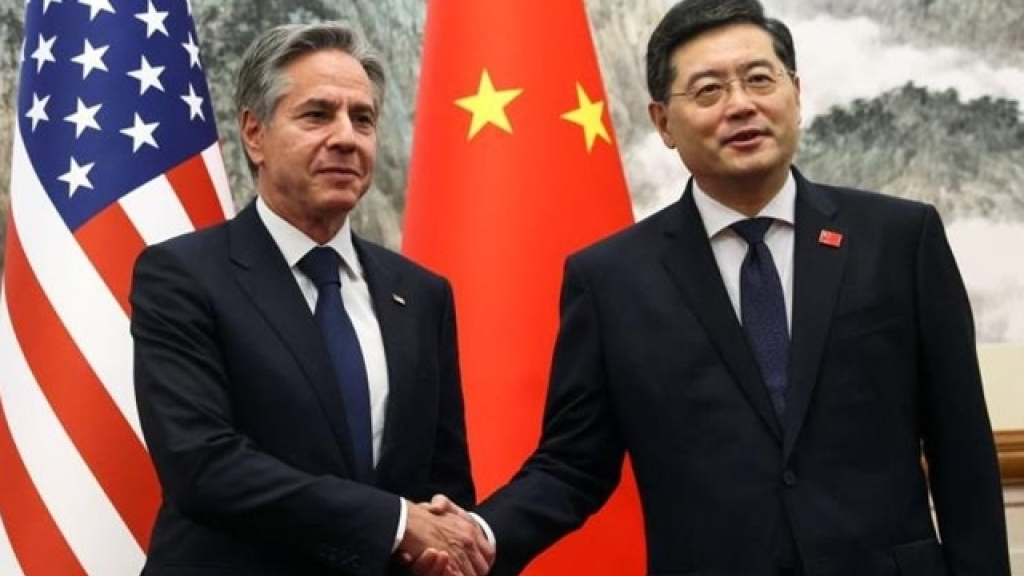 وزير الخارجية الصيني يلتقي نظيره الأمريكي في بكين