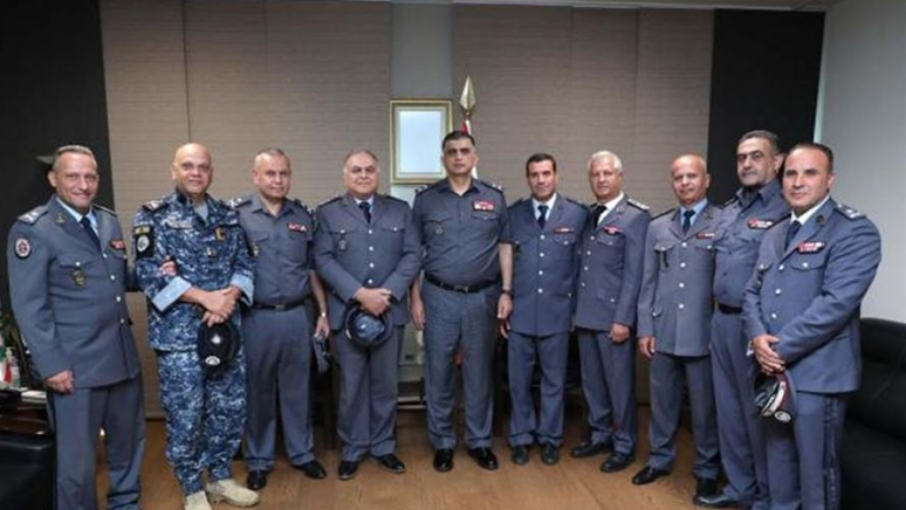 عثمان كرّم ضبّاطاً شملتهم التّرقية بعد أن أحيلوا إلى التّقاعد