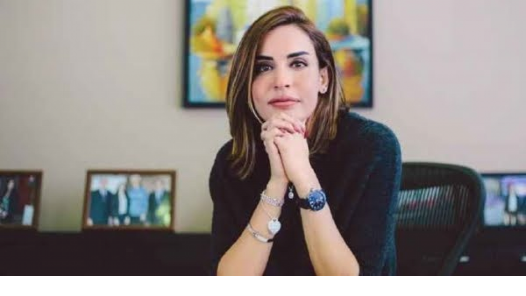 القضاء الفرنسي يوجه تهم فساد مالي لمساعدة حاكم مصرف لبنان السابقة