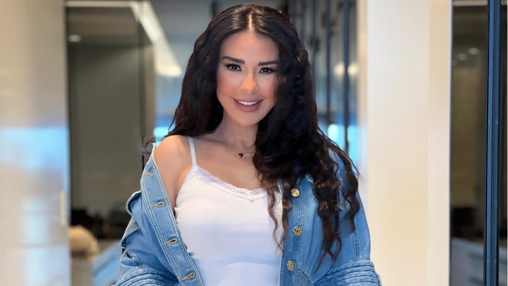 بالصور- ماغي بو غصن تحتفل بنوال الزغبي على طريقتها الخاصة(فيديو)