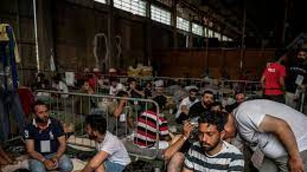 الخطر يداهم حياة آلاف اللاجئين في اليونان