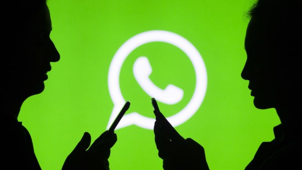 مشكل بين وزيرين على مجموعة whatsapp