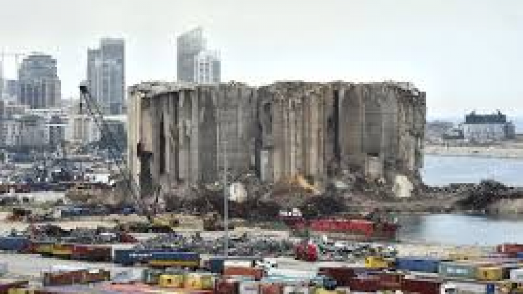 فلتان في مغارة المرفأ: سرقات بالجملة من الكهرباء إلى الخزنة!