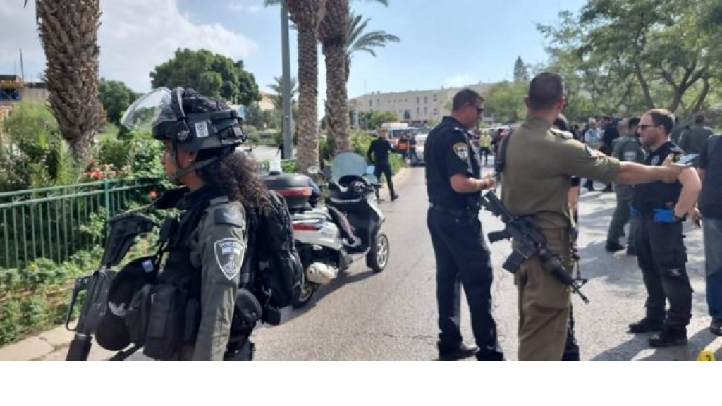 بالفيديو.. إصابة 5 مستوطنين بعملية إطلاق نار في القدس المحتلة