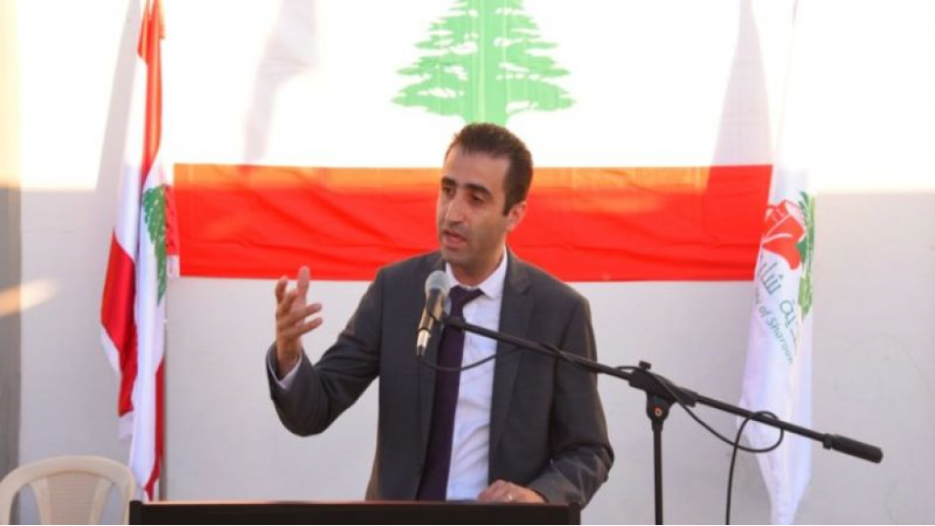 رئيس بلدية شارون يجلد الداعي الى الشذوذ: منتعلٌ رأسه ومنبوذ ونحن مع وزير الثقافة لانّه مع الحقّ والقيم