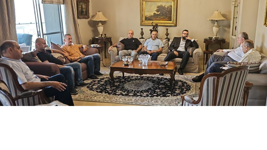 أحمد الحريري يزور الجسر معزياً باسم الرئيس الحريري