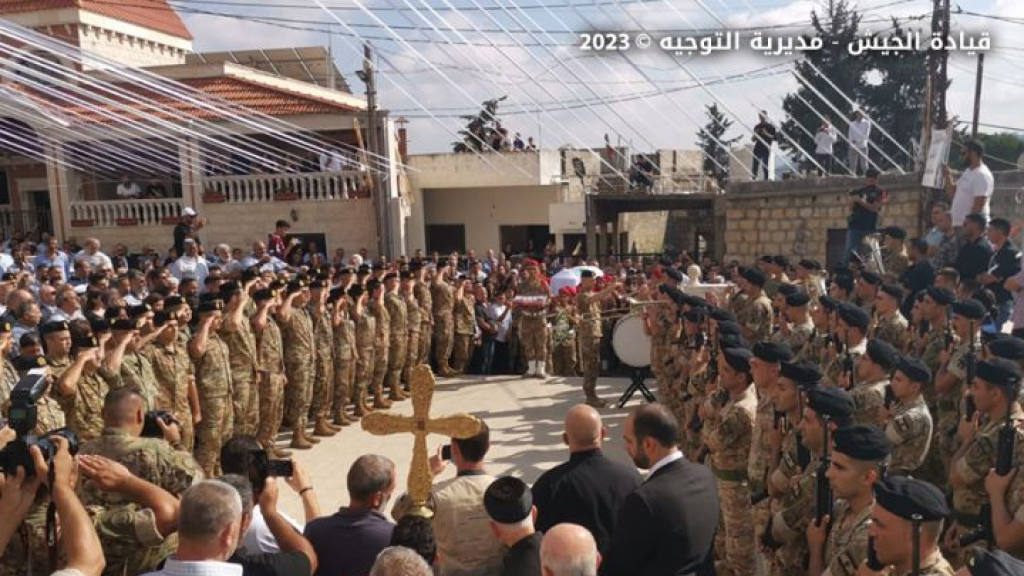 تشييع النقيب الطيار الشهيد جوزيف حنا الذي استشهد في حادث تحطم طوافة عسكرية