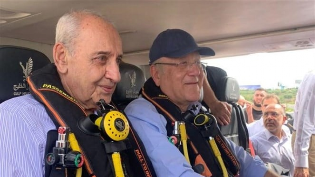 سوريالية الصور التذكارية على منصة الحفر: المعطّلون يتزاحمون على النصر