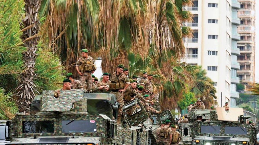 بالفيديو: تعرض الجيش اللبناني لإطلاق نار في عين الحلوة