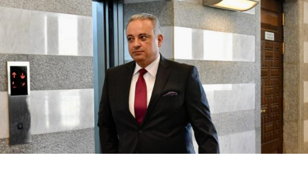 وزير الثقافة اللبناني يهدّد المجتمع الدولي: تجرّعوا سمّكم!