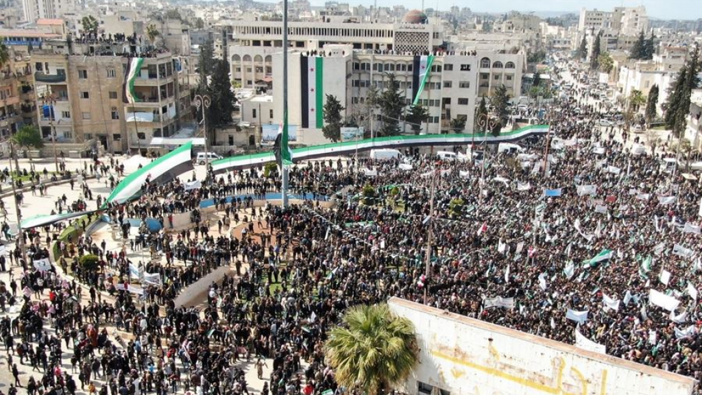 بعد السويداء... تظاهرة بريف إدلب في سوريا