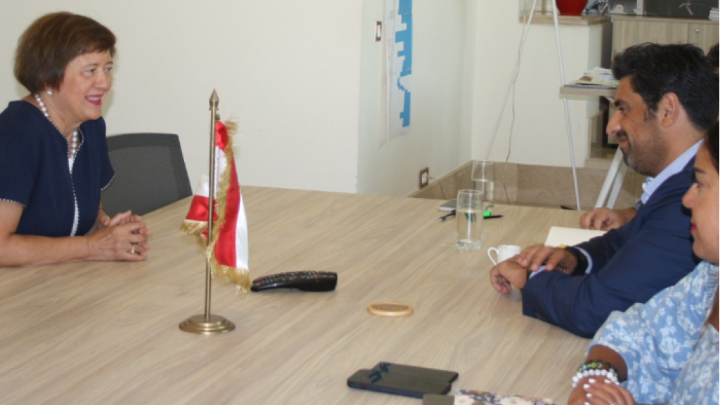 باسل الحسن استقبل فرونتسكا وبحثا في أوضاع اللاجئين الفلسطينيين