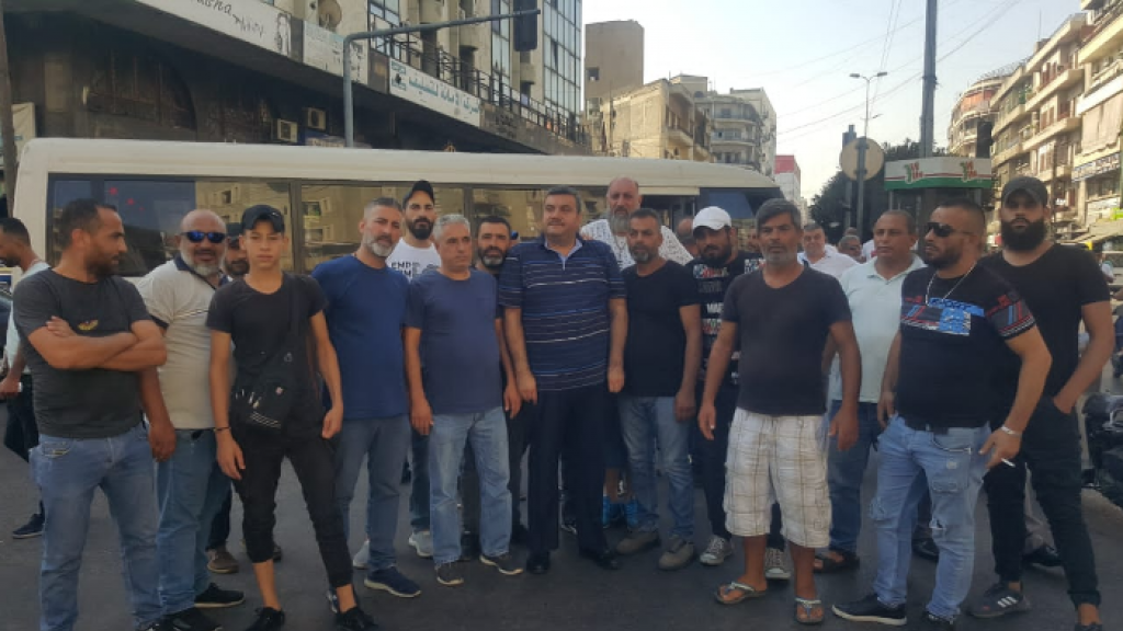اعتصام لسائقي الباصات في طرابلس