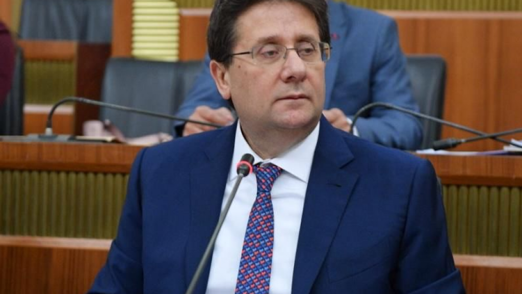 كنعان: حلّ الرئاسة بخريطة طريق انقاذية لا بانتظار السلّة والشنطة