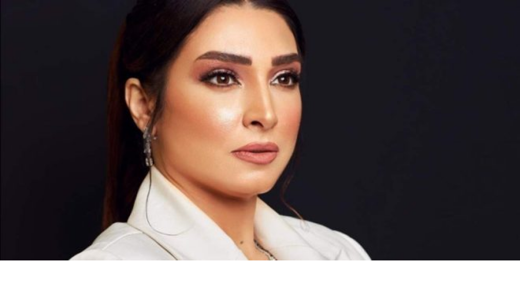 بالصورة.. نجاة روجينا من حادث سير مروع