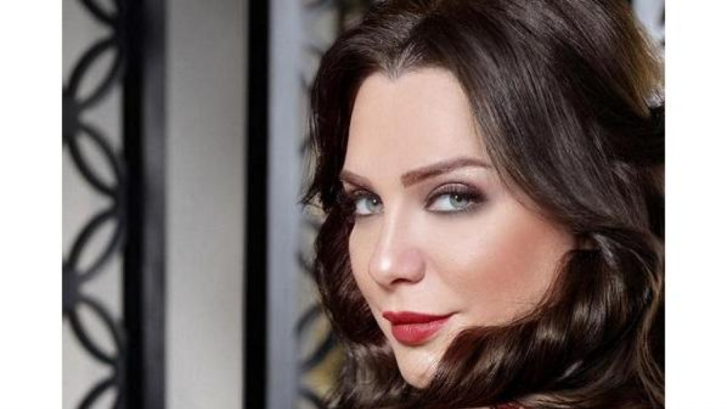 سلاف فواخرجي: سورية باقية وفضل مصر كان عليّ كبيرا.. تأثرت بمرض النجم أحمد زكي