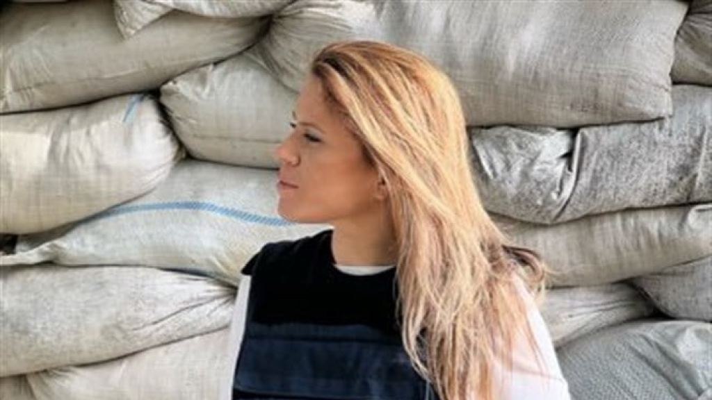 بالصورة - التعليق الأول للاعلامية كارمن جوخدار بعد تعرضها للإصابة