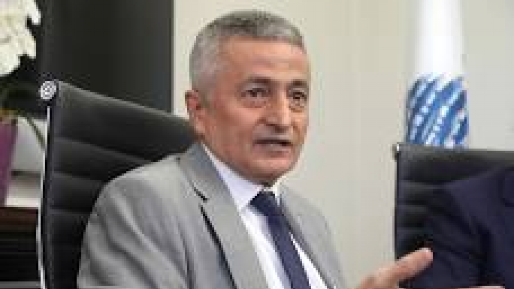 ثلاثة قرارات جديدة لوزير المال