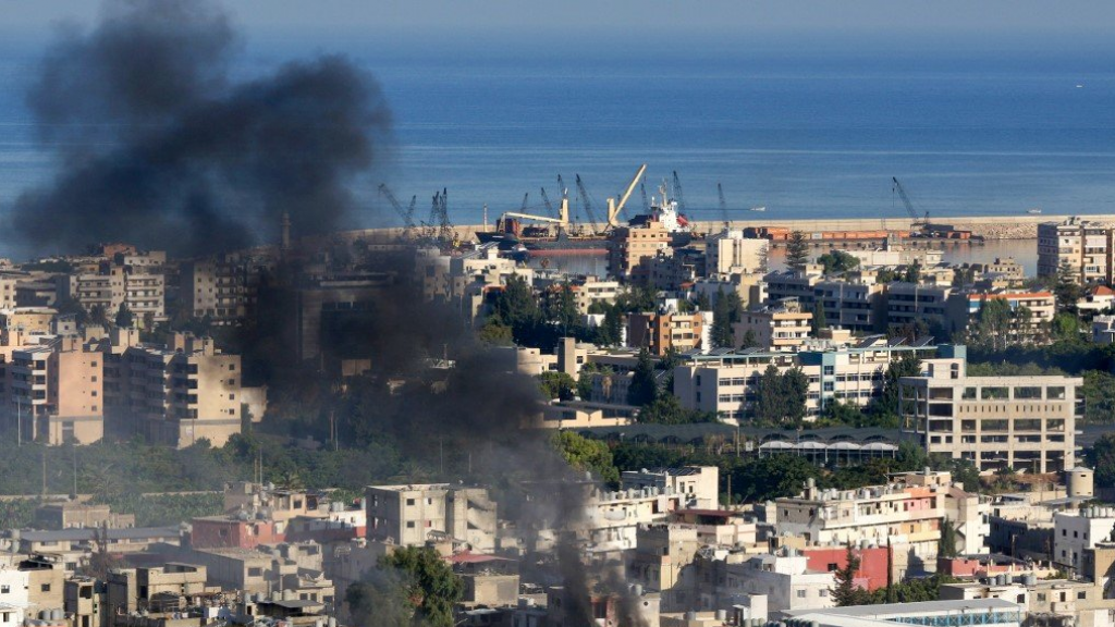 اشتباكات في مخيم عين الحلوة على محور الصفصاف - البركسات