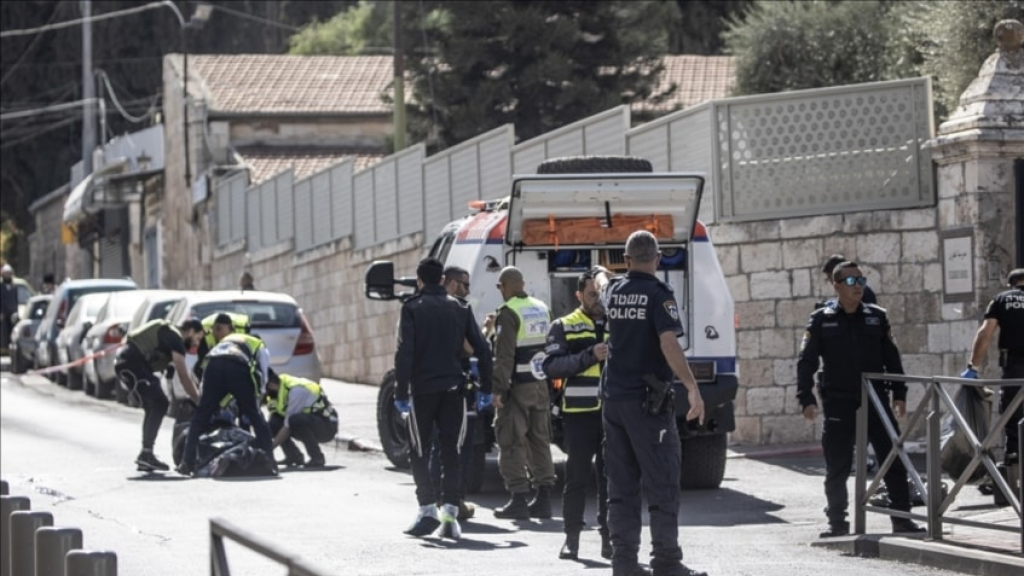 إصابة شرطي إسرائيلي بعملية طعن في القدس المحتلة.. واستشهاد المنفذ