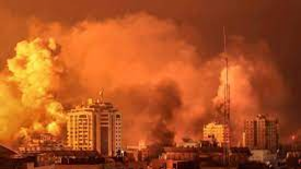 الاحتلال يقصف محيط المستشفيات في غزّة