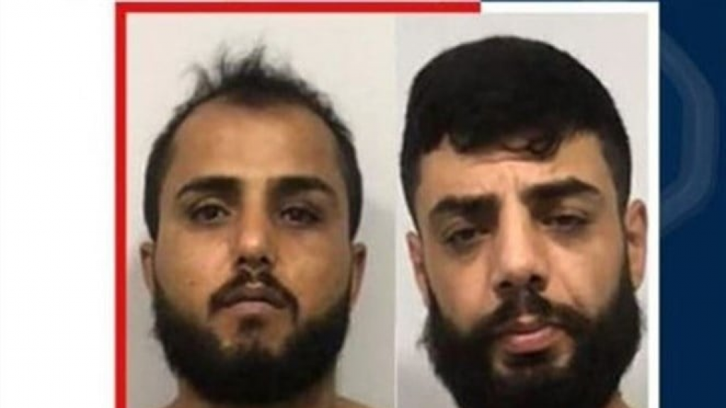 قوى الأمن تعمّم صورة  موقوفين، أحدهما يطلق النار على ضحاياه ويشلهم ويسلبهم