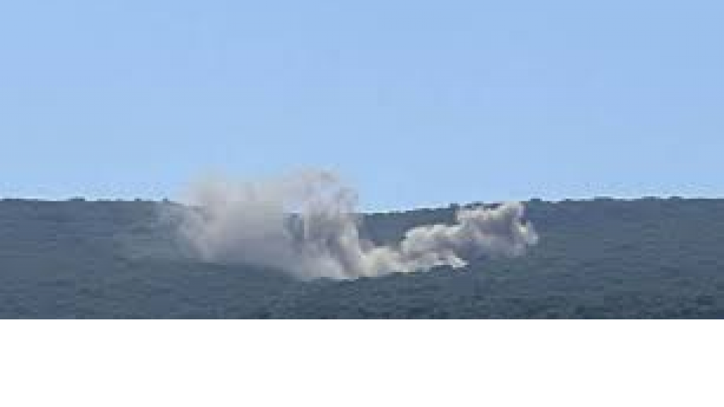 قصف مدفعي معادٍ على أطراف البستان واشتعال حرائق 