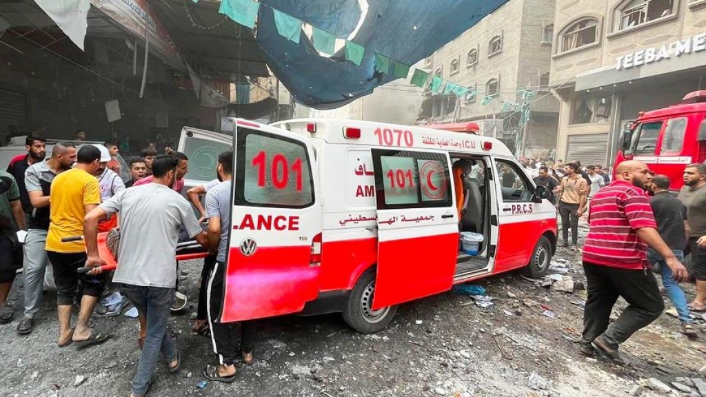  قصف وانفجارات عنيفة في محيط مستشفى القدس في مدينة غزة