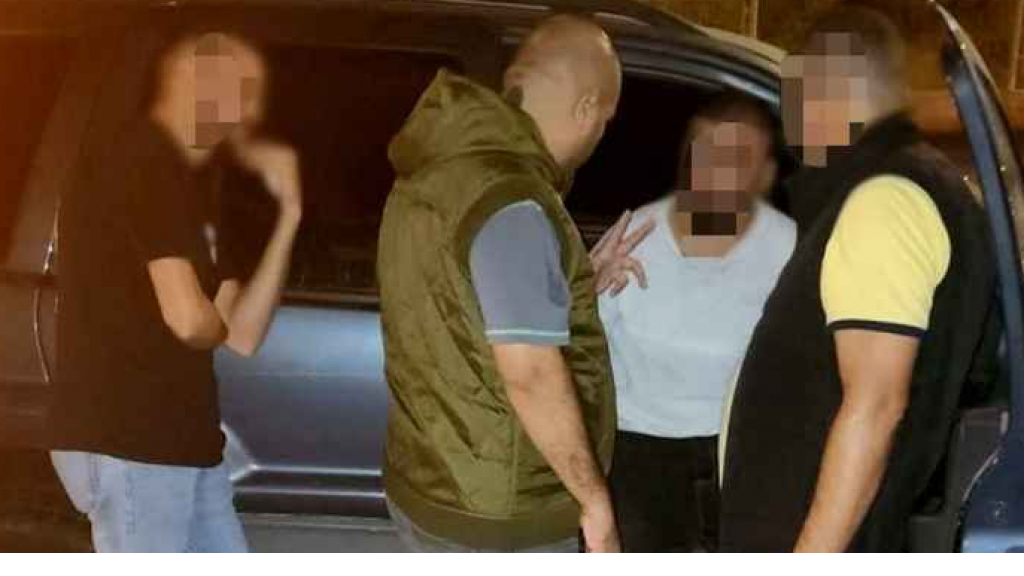 فوج حرس بيروت أوقف شخصًا حاول نشل رجل وسيدة في وسط بيروت وضبط معه رشاشا حربيًا وكمية من المخدرات