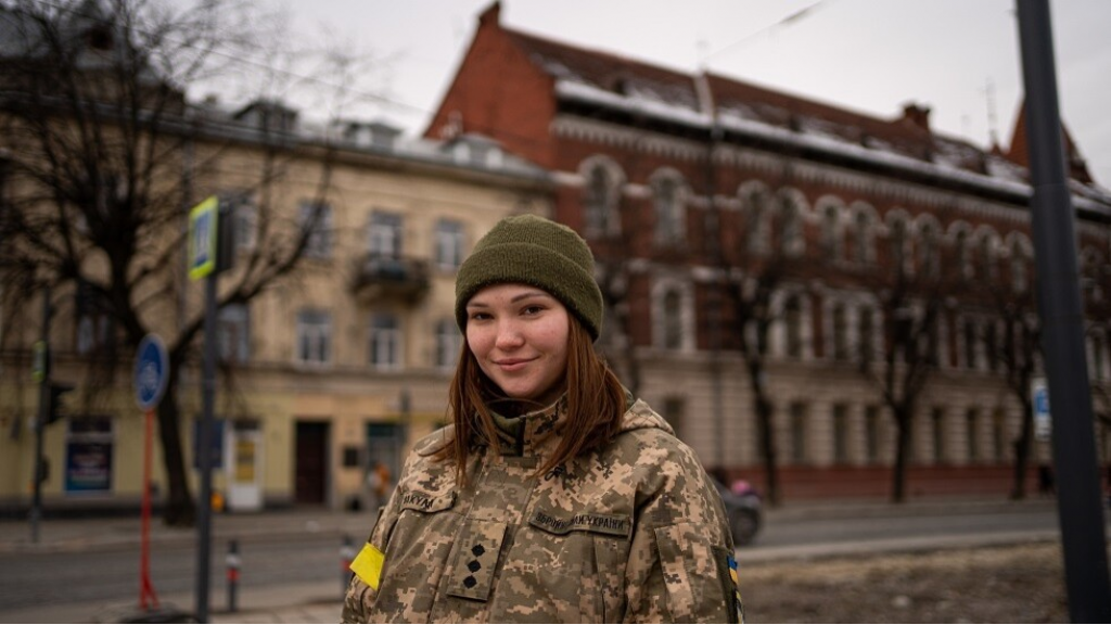 الاستخبارات الروسية: زيلينسكي يزيد عدد النساء في صفوف القوات الأوكرانية