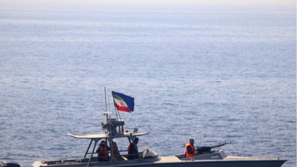 مسؤول إيراني: من حق طهران توقيف السفن في مضيق هرمز