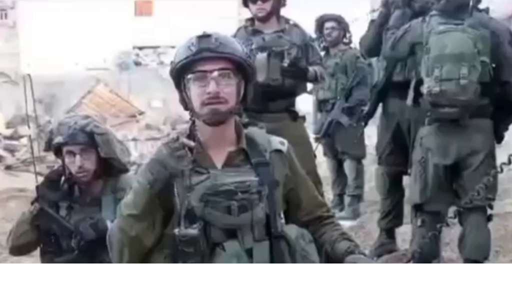 ضابط إسرائيلي يهدي طفلته تفجيرا في عيد ميلادها الثاني (فيديو)