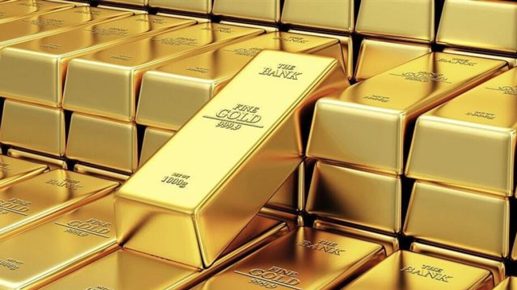 تراجع الدولار يحلّق بالذهب لأعلى مستوى في 6 أشهر