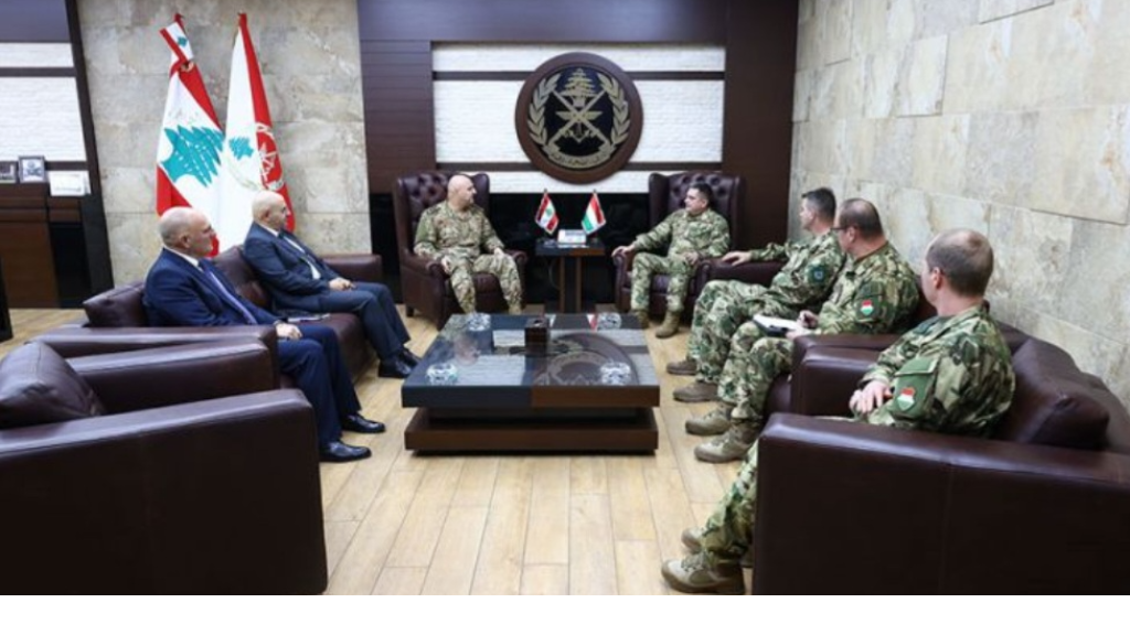  قائد الجيش بحث ورئيس أركان الدفاع الهنغاري في سبل التعاون