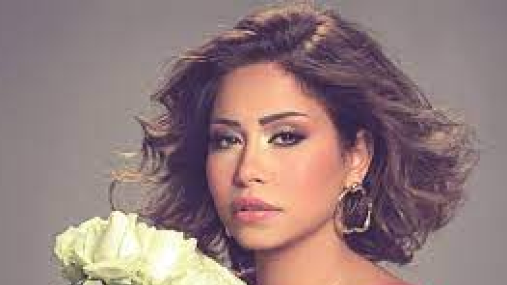 بعد قصّ شعرها بالكامل.. شيرين عبد الوهاب بلوك جديد (فيديو)