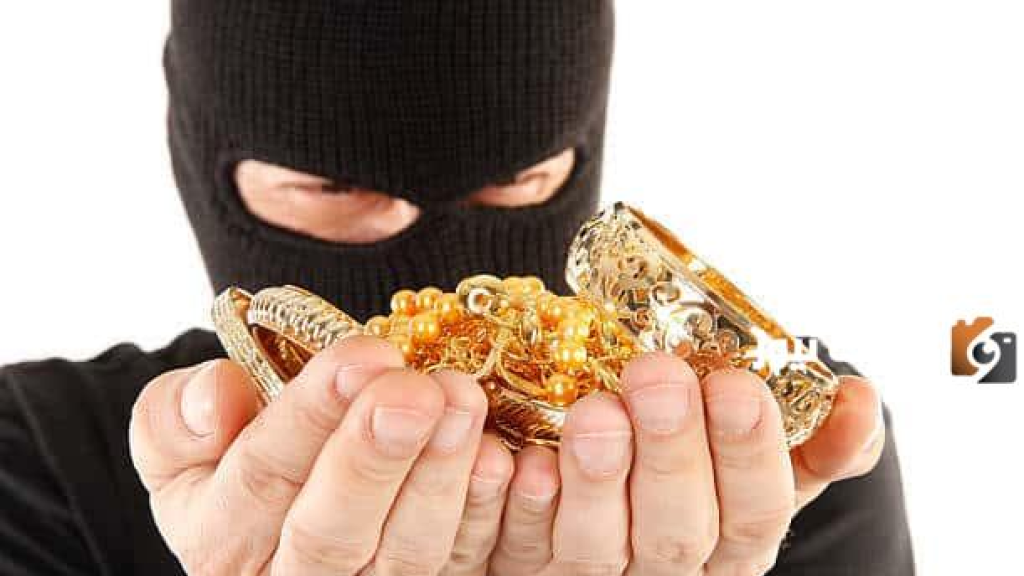 سرقوا ذهبًا ومالًا... وقوى الأمن تلقي القبض عليهم