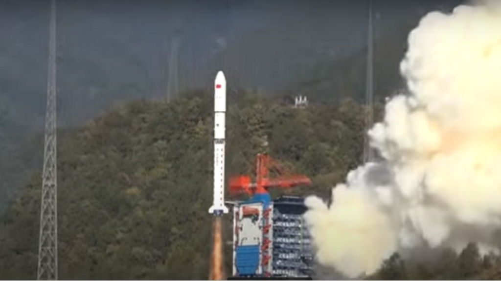 إطلاق قمر صيني جديد لرصد الأرض..فيديو