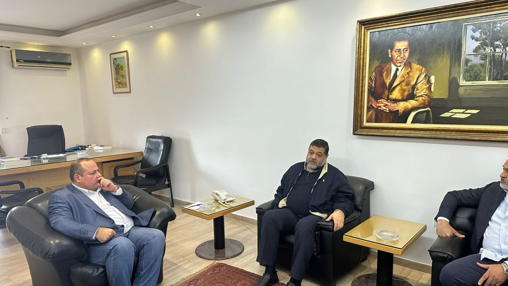 ممثل حماس يزور قيادة القومي في الروشة: مستعدون لفترة طويلة من الحرب