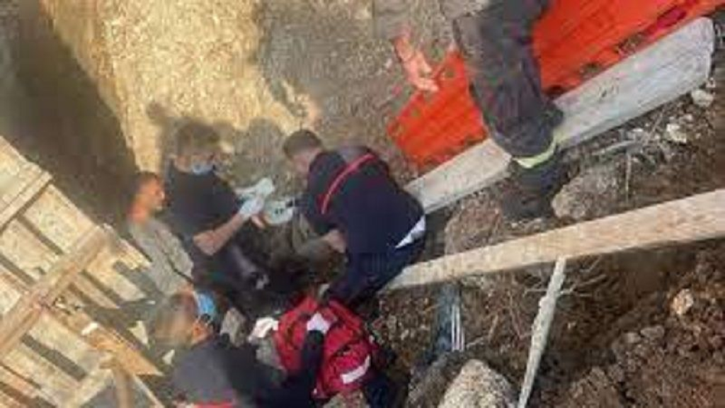 جرحى جراء انهيار سقف مبنى قيد الانشاء في حالات