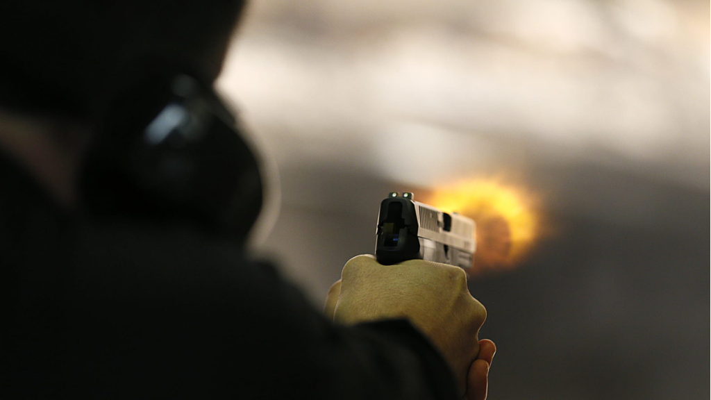 أطلق عليه النار فأرداه قتيلًا!