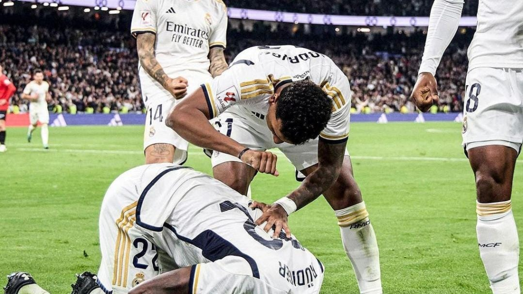 ريال مدريد يبقى في صدارة الدوري بعد تحقيق الفوز