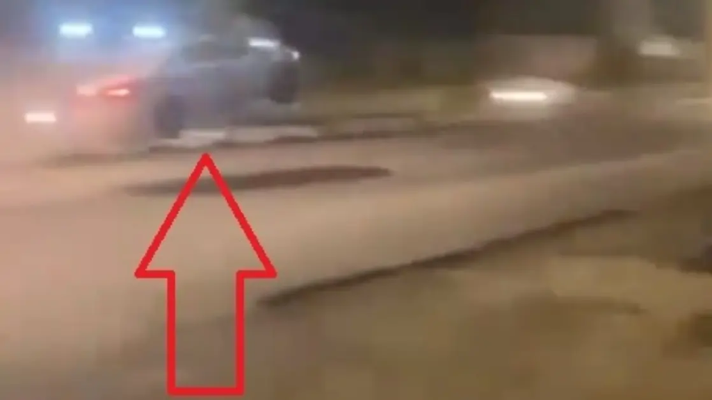 بالفيديو - سيارات تطير في الهواء بسبب مطب صناعي بالسعودية