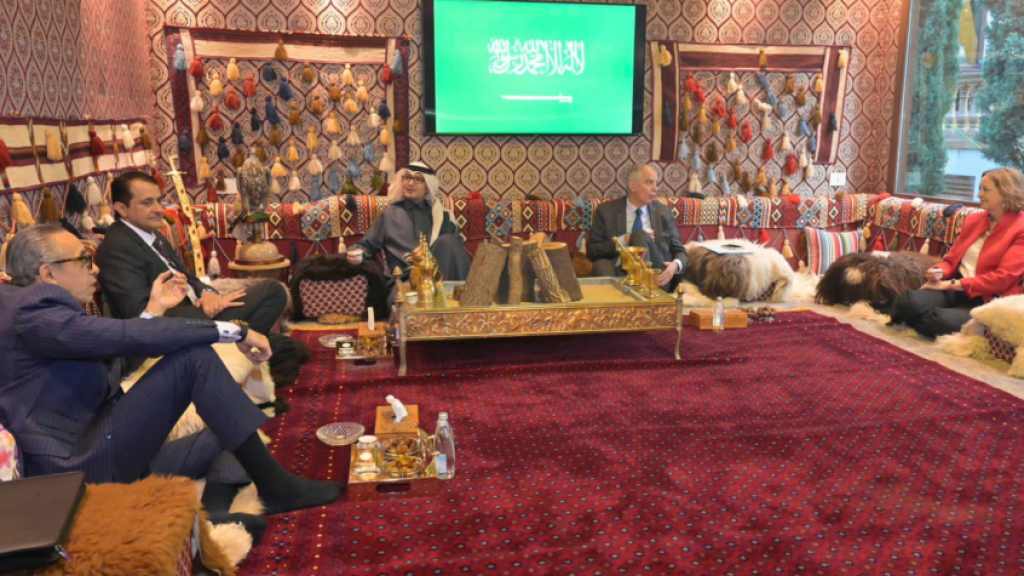 البخاري استقبل سفراء اللجنة الخماسية