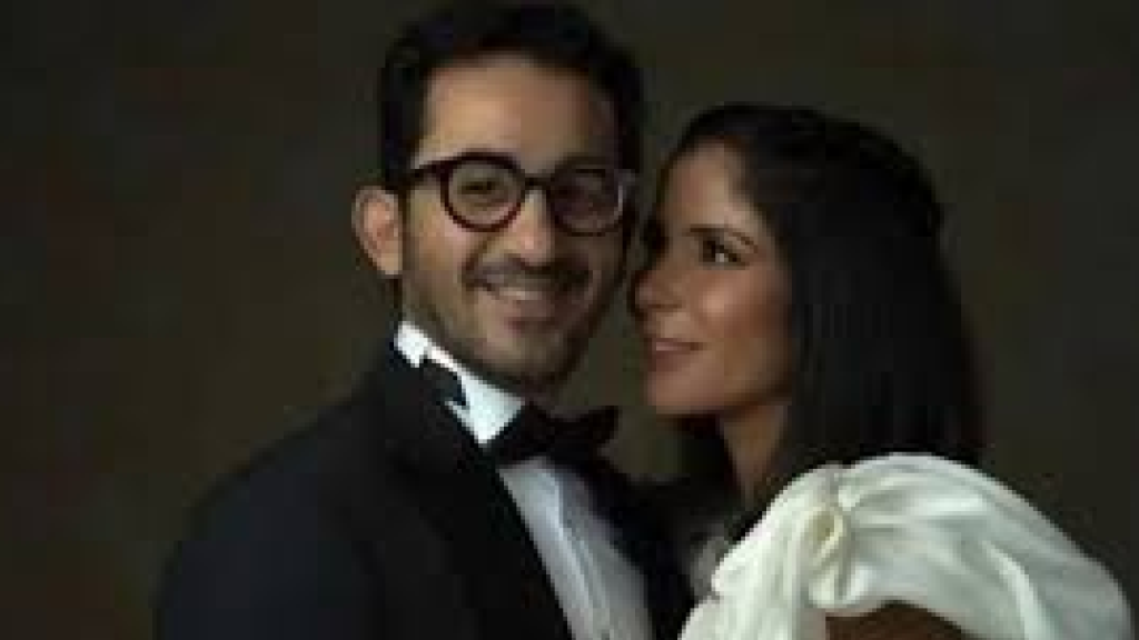 بالصورة..أحمد حلمي يفاجئ منى زكي باعتراف أمام جميع متابعيه… هذا ما كشفه